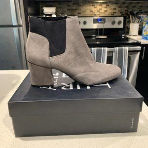 Naturalizer Danica Modern Grey Boot -Sz 10M